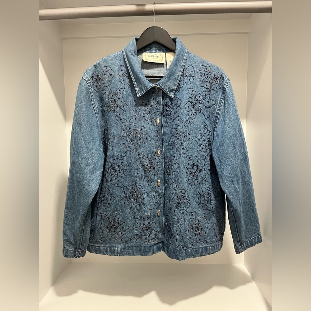 Vintage Tantrums lightweight Blue Denim Jacket Floral Embroidery beading Medium
